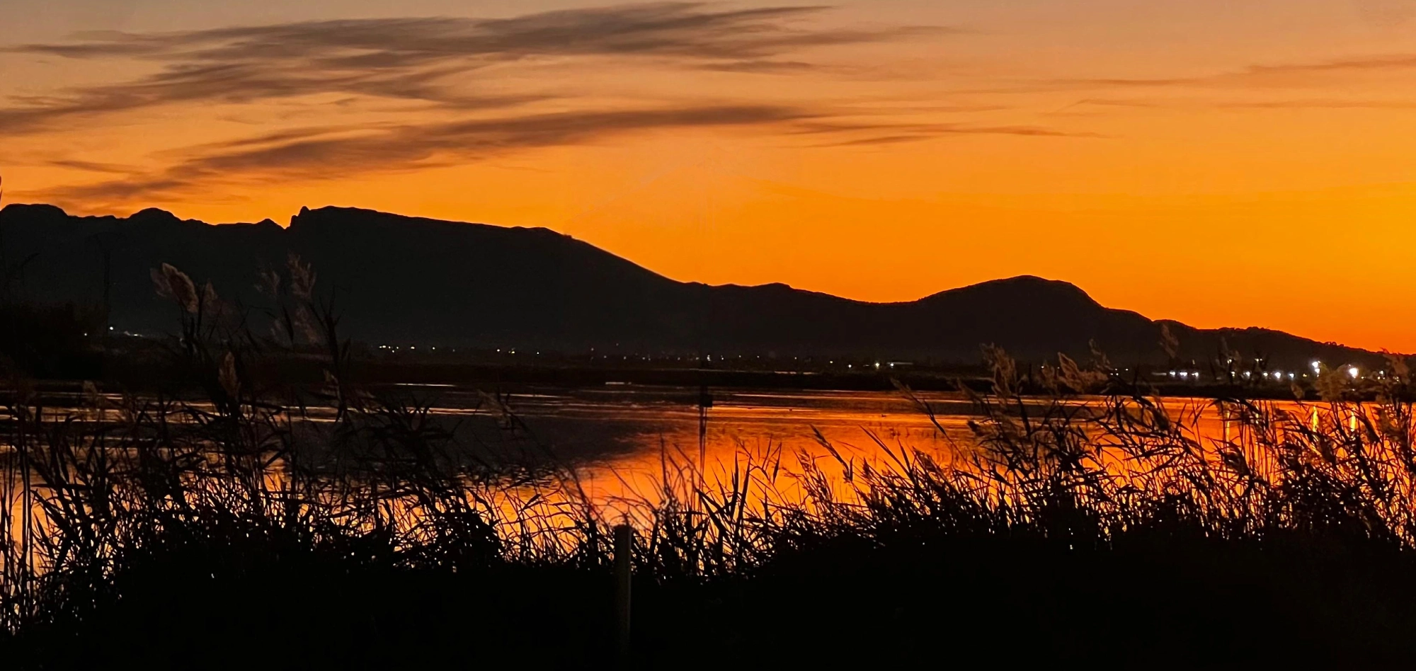 Ribera Baixa al atardecer · Arrozales y Sierra de Corbera